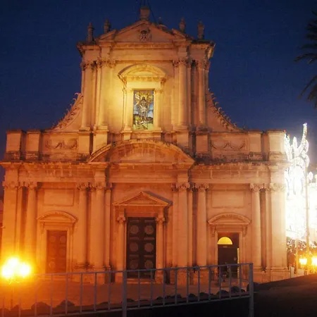 Yhomisus Bed & Breakfast Comiso